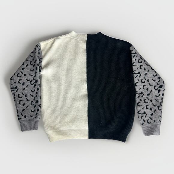 Colorblock Leopard Sleeve Sweater Women’s Size XL Black White Gray Animal Print - Picture 2 of 10